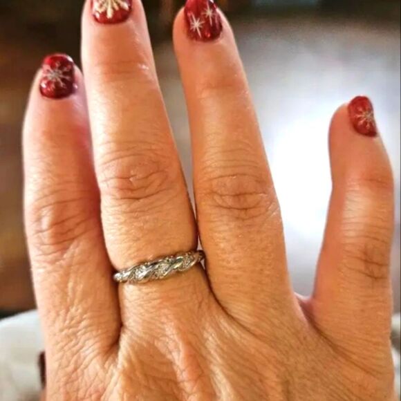 Elegant 925 sterling silver Twisted cubic zirconia ring sz 7 - Picture 9 of 9